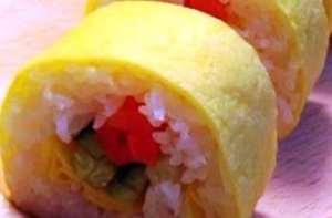 蛋皮壽司飯食譜-健康蛋皮蔬菜壽司飯料理:蛋皮蔬菜壽司飯做法營養美味喔!