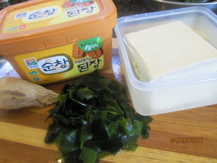 日式味噌湯做法 味噌湯做法和煮法秘訣 味噌湯熱量低而且喝味噌湯的好處能降低幅射能