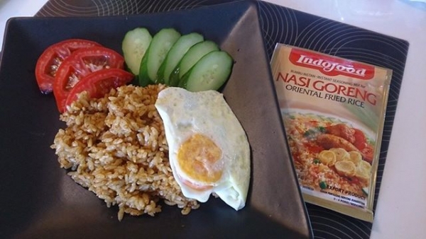 印尼菜炒飯料理食譜-自製素食印尼炒飯做法料理:營養印尼炒飯天然保健康!