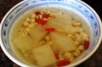 冬季養生薏米冬瓜湯食譜-養生薏米冬瓜湯料理:薏米冬瓜湯去濕飲品養生保健康!