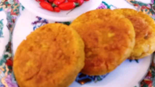 南瓜煎餅食譜做法-健康美味鹹香南瓜煎餅料理:南瓜煎餅是營養早餐好選擇!