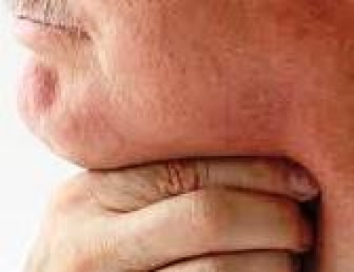 喉嚨痛怎麼辦-十一種喉嚨痛的家庭療法:舒緩喉嚨痛補救措施擺脫喉嚨痛!