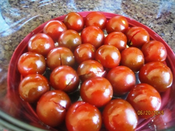 梅漬番茄食譜做法-健康梅汁漬番茄料理:梅漬番茄酸甜清爽也開胃!