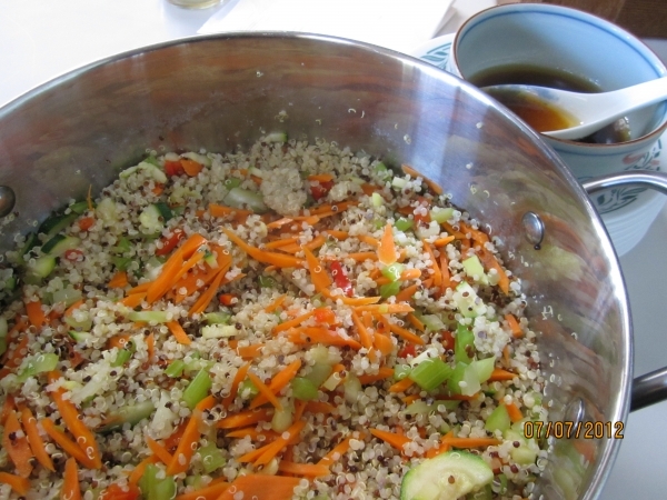 素食坐月子餐藜麥食譜-產婦做月子餐藜麥蔬菜沙拉做法輕食保健康!