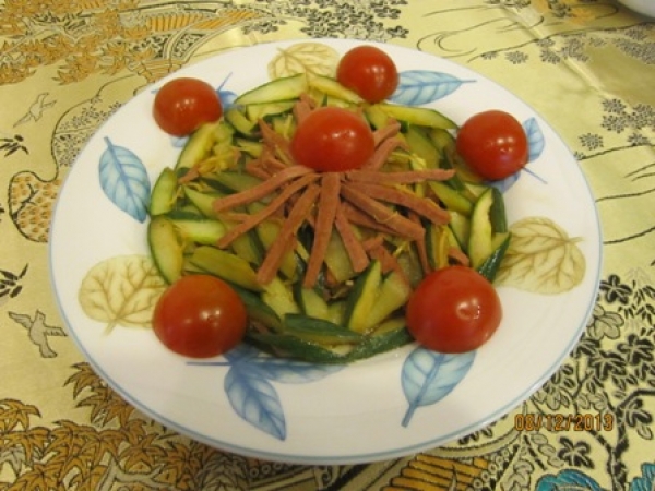 美味黃瓜料理-黃瓜燴炒素火腿食譜做法簡單，黃瓜料理家常宴客皆相宜！