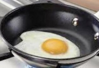 簡易健康煎蛋食譜-健康水煎蛋的做法料理要訣:水煎蛋做法減少脂肪和卡路里吸收,煎蛋形狀完整均勻!